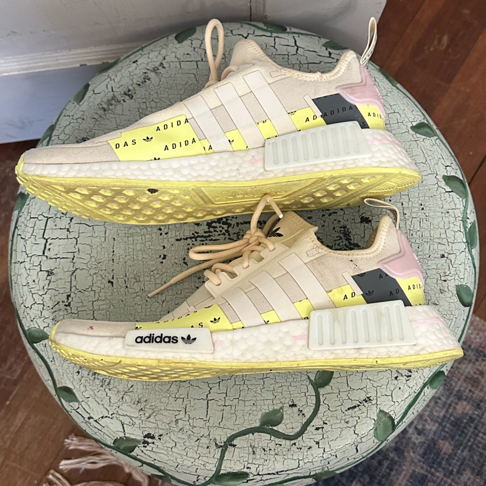 Adidas Ultra Boost - Picture 3 of 4